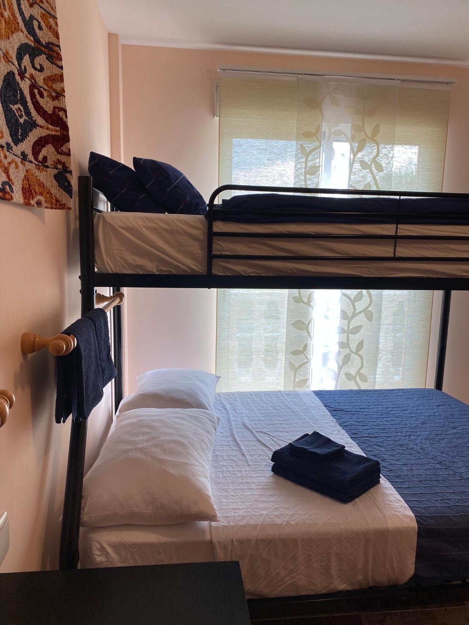 Comfortable Guest Room With Balcony Beniarjo 外观 照片